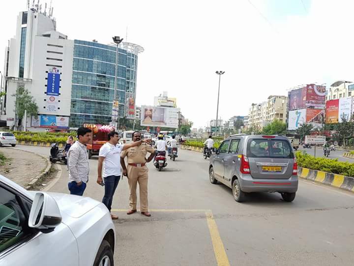 पिंपळे सौदागरमधील वाहतूक कोंडी दूर करण्यासाठी नगरसेवक शत्रुघ्न काटे यांचे प्रयत्न