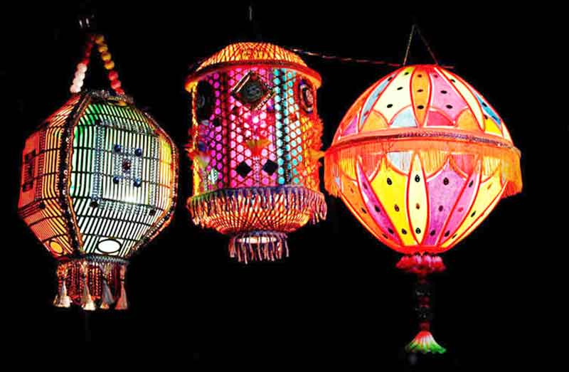 दिवाळीनिमित्त स्वातंत्र्यवीर सावरकर मंडळातर्फे विविध कार्यक्रमाचे आयोजन