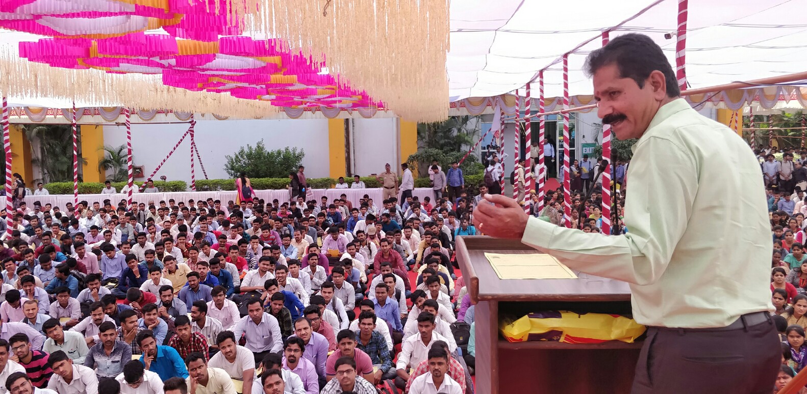 तरूणांना रोजगार देण्यासाठी पिंपरी महापालिका कटिबध्द - पक्षनेते एकनाथ पवार