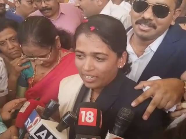 गुरू आणि आईवर डोळे झाकून विश्वास ठेवा; तेजस्विनीचा युवा खेळाडूंना सल्ला