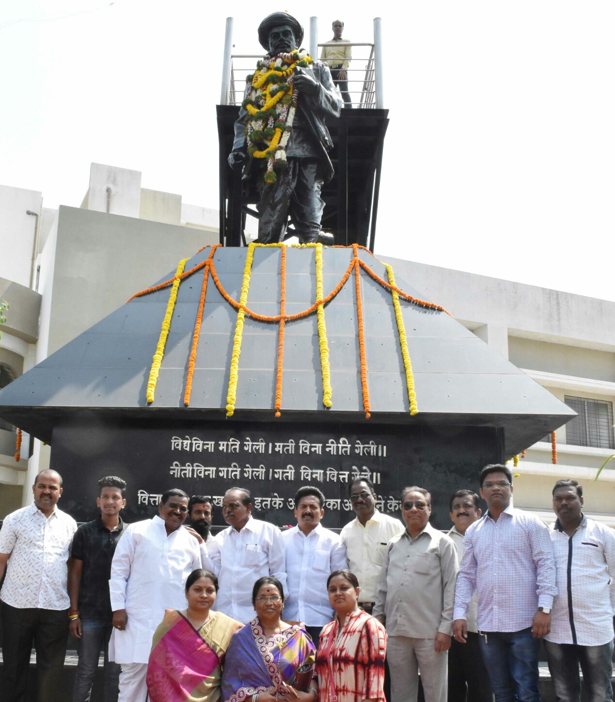 महात्मा जोतीराव फुले यांच्या जयंतीनिमित्त काँग्रेसकडून अभिवादन
