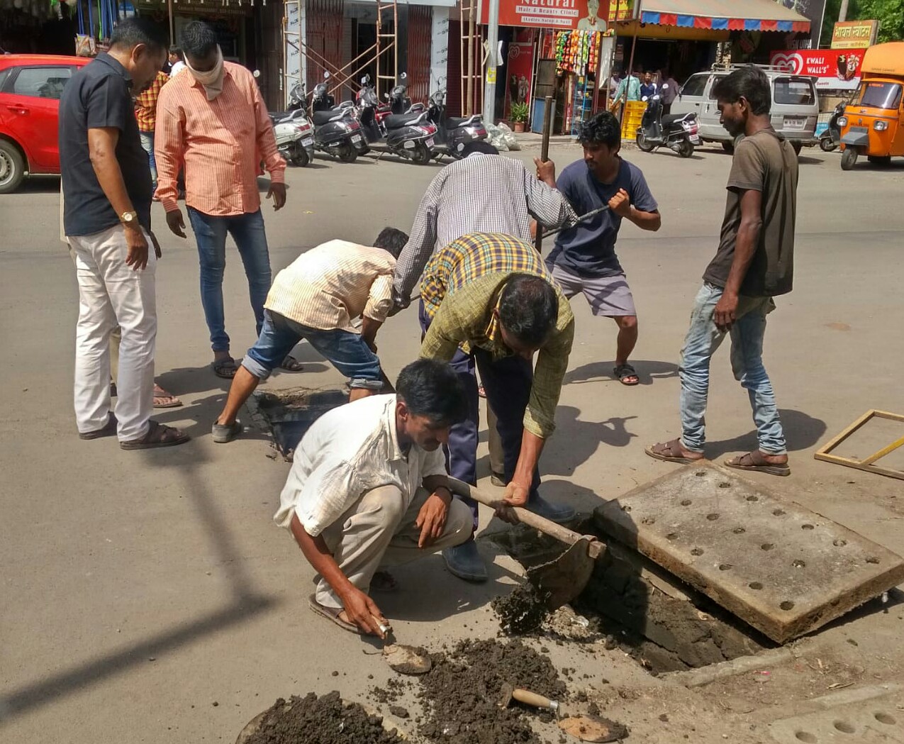 पिंपळे सौदागरमध्ये ड्रेनेज लाईन साफ सफाईचे काम सुरु