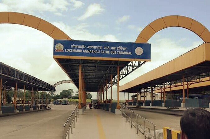 निगडी बीआरटी बस स्टॉपचे 'लोकशाहीर अण्णाभाऊ साठे बस टर्मिनल' असे नामकरण