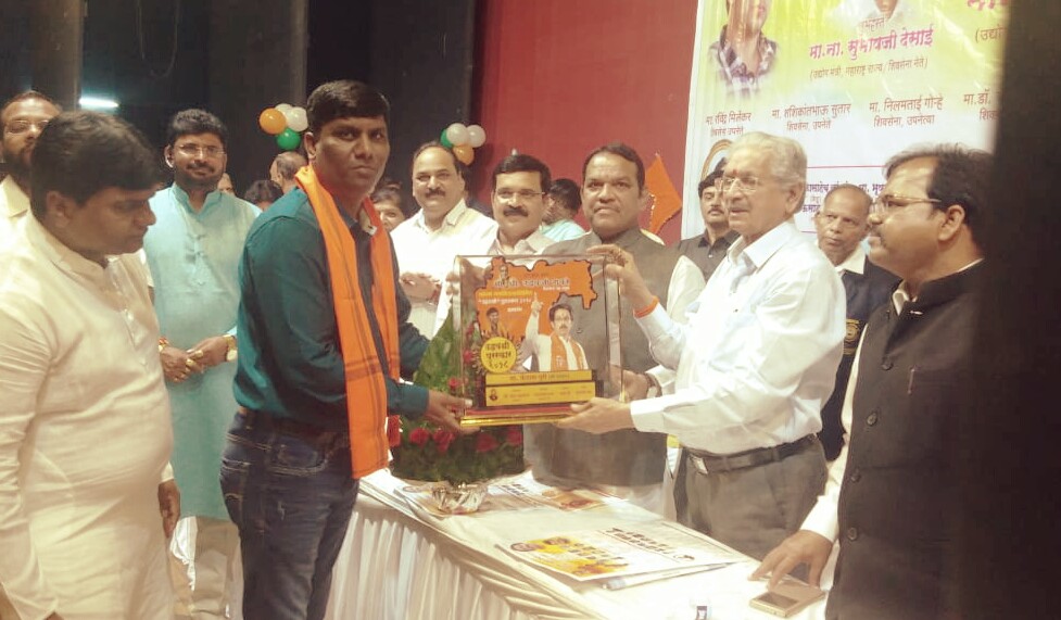 झी २४ तासचे प्रतिनिधी कैलास पुरी 'उध्दवश्री पुरस्काराने' सन्मानित