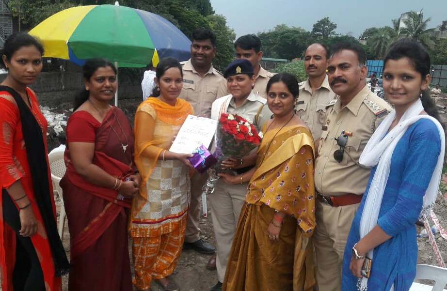 पुण्यातील त्या 'लेडी सिंघम'चा पिंपरी चिंचवड राष्ट्रवादी युवती काँग्रेसकडून सन्मान