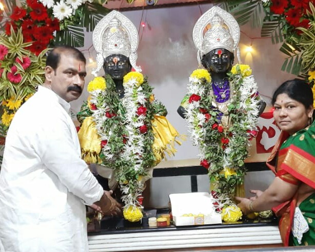 राज्यासह केंद्रातील सरकारला सद् विवेक बुद्धी देवो, धाकट्या पंढरीत विठुरायाच्या चरणी संजोग वाघेरेंचे साकडे