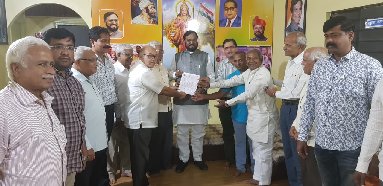 राममंदिर निर्माणाच्या कायद्याचे खासदारांनी समर्थन करावे, विहिंपचे अमर साबळे यांना निवेदन