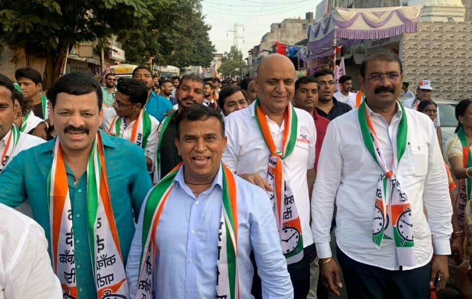 नोटबंदी व जीएसटीमुळे देशोधडीला लागलेले व्यापारी शिवसेना-भाजप युतीला धडा शिकवतील - डब्बू आसवानी