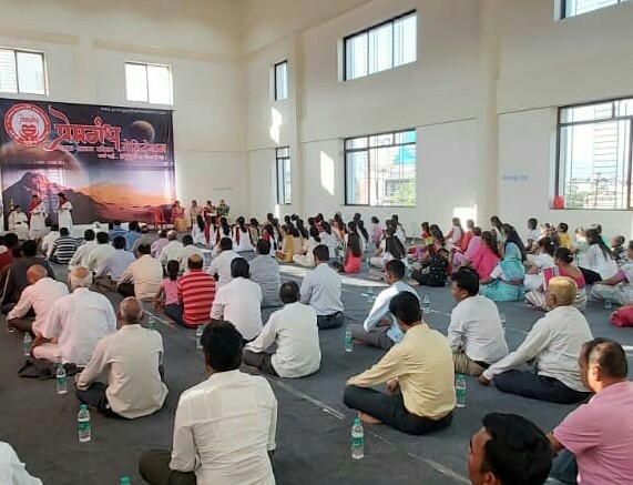 तळेगांव दाभाडे येथे प्रेमगंध मेडिटेशन तर्फे १ हजार लोकांच्या उपस्थितीत 'ध्यान साधना' शिबीर संपन्न
