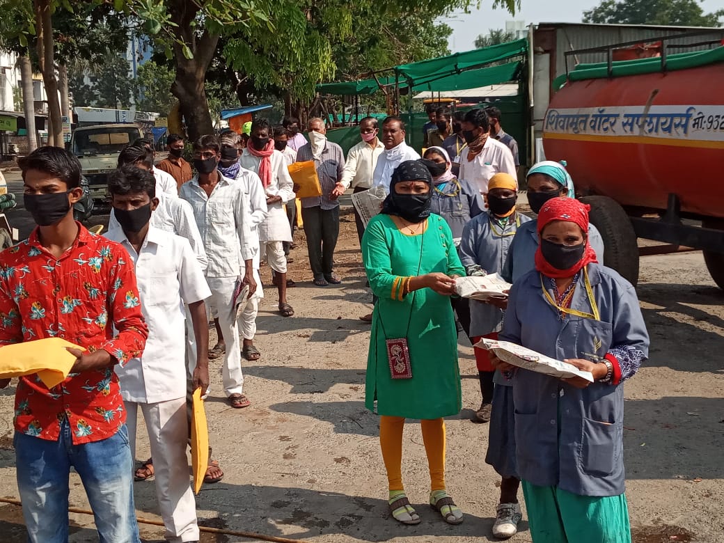 भुकेलेल्यांसाठी दोन वेळच्या जेवणाची सोय; मराठवाडा जनविकास संघाचा उपक्रम