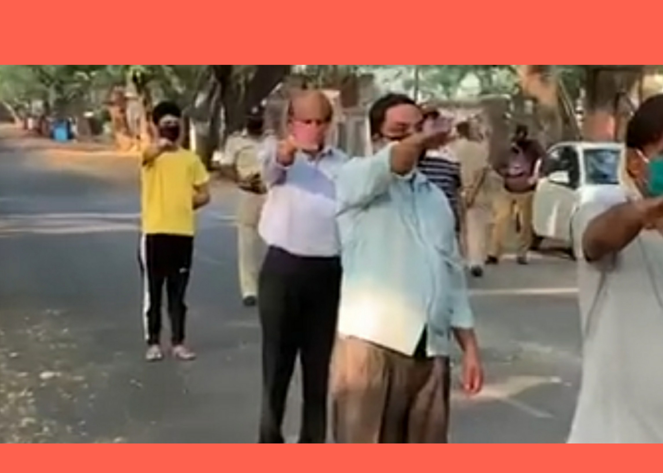 'मॉर्निग वॉक'ला आलेल्या माजी महापौरांसह ३५ जणांना व्यायामाची शिक्षा आणि गुन्हा दाखल