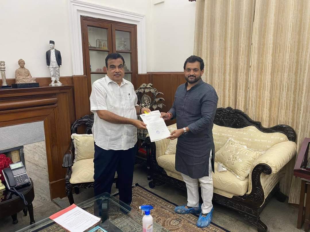 तळेगाव - चाकण - शिक्रापूर महामार्गाचा भारतमाला प्रकल्पात समावेश करा; आमदार सुनील शेळके यांची केंद्रीय मंत्री नितीन गडकरी यांच्याकडे मागणी