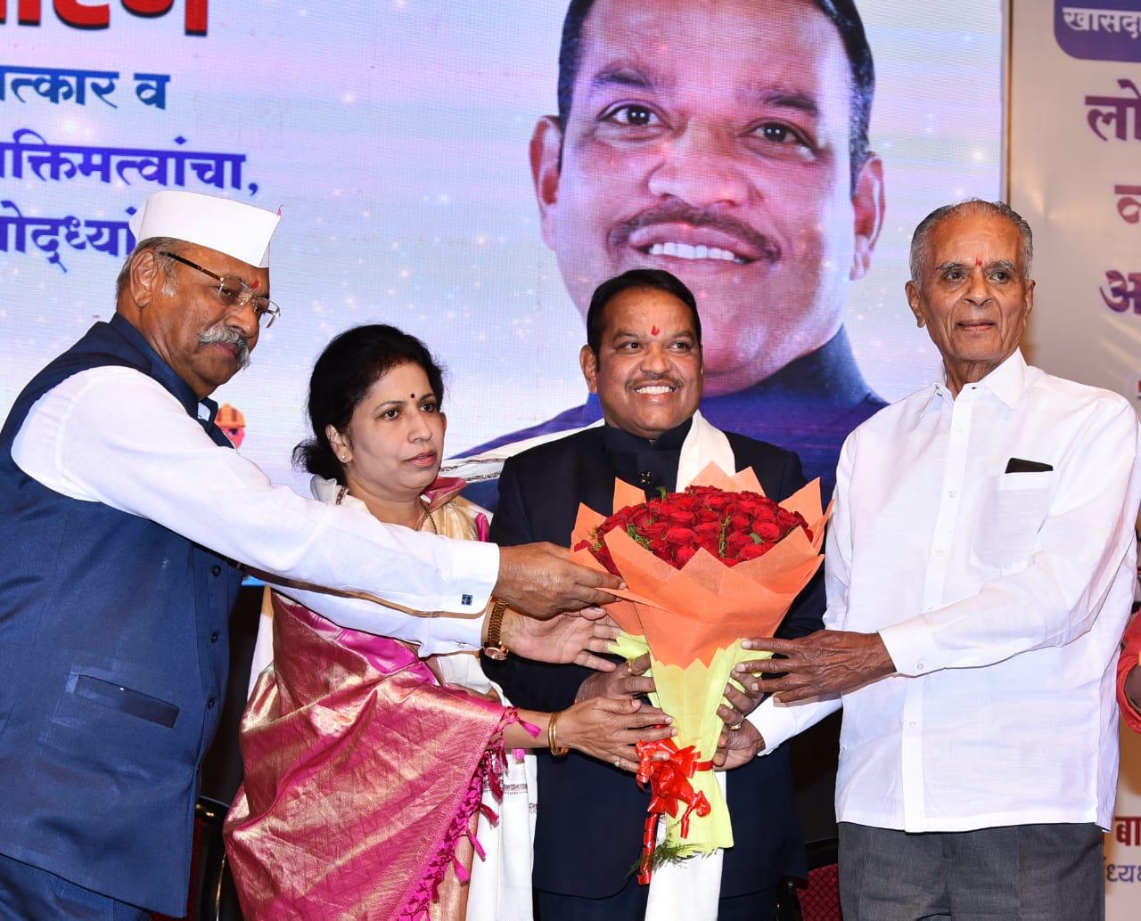 श्रीरंग बारणे यांचे व्यक्तिमत्व सतत फुलणारे - खासदार श्रीनिवास पाटील; खासदार बारणे यांच्या वाढदिवसानिमित्त 'कोरोना योध्दांचा' सन्मान