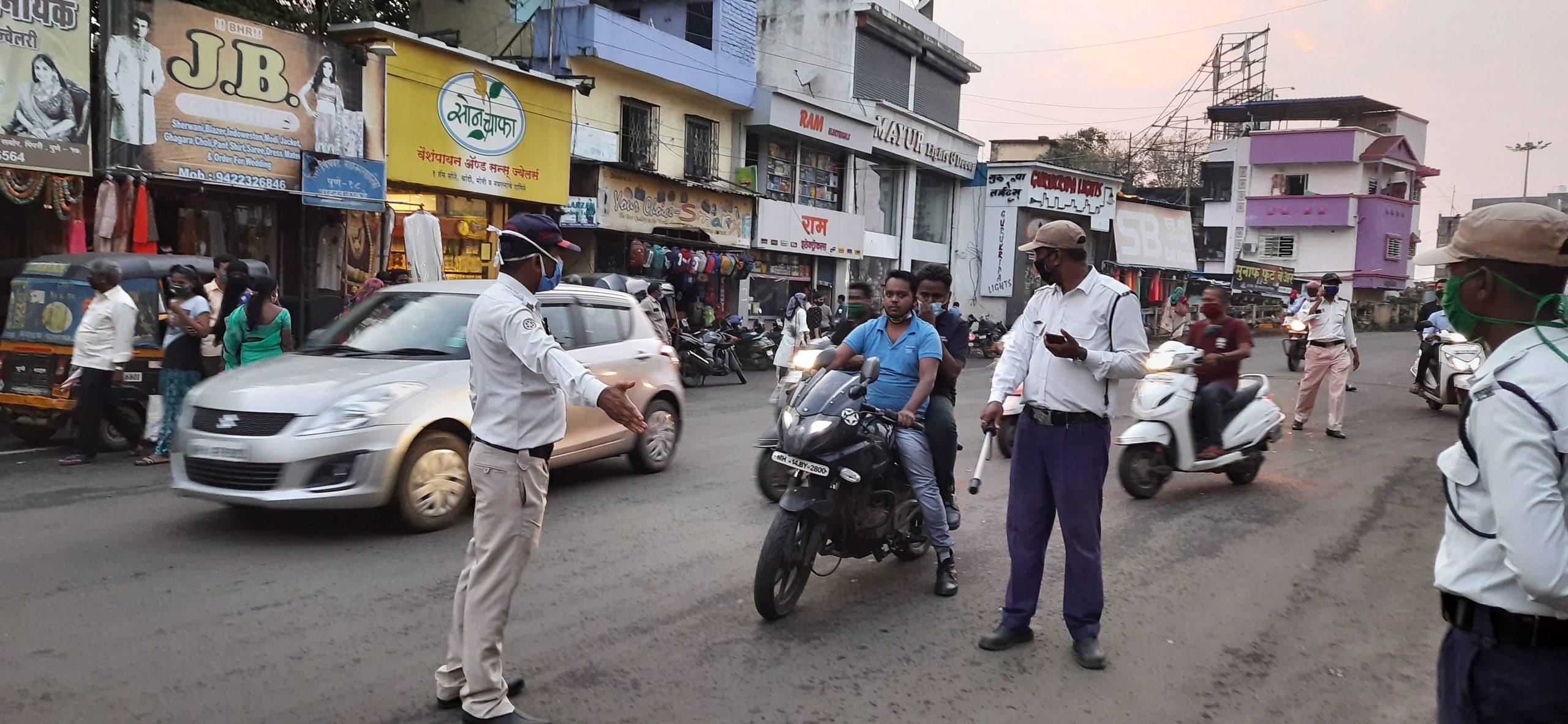 पुन्हा कोरोनाचा धोका? मास्क न वापरणारे आणि रस्त्यावर थुंकणाऱ्यांवर दंडात्मक कारवाई करा; महापालिका आयुक्तांचे आदेश