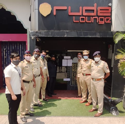 कोरोना निर्बंधांचे उल्लंघन केल्याप्रकरणी हिंजवडीतील हॉटेल 'रूड लाऊंज' पोलीसांनी केले सिलबंद..!