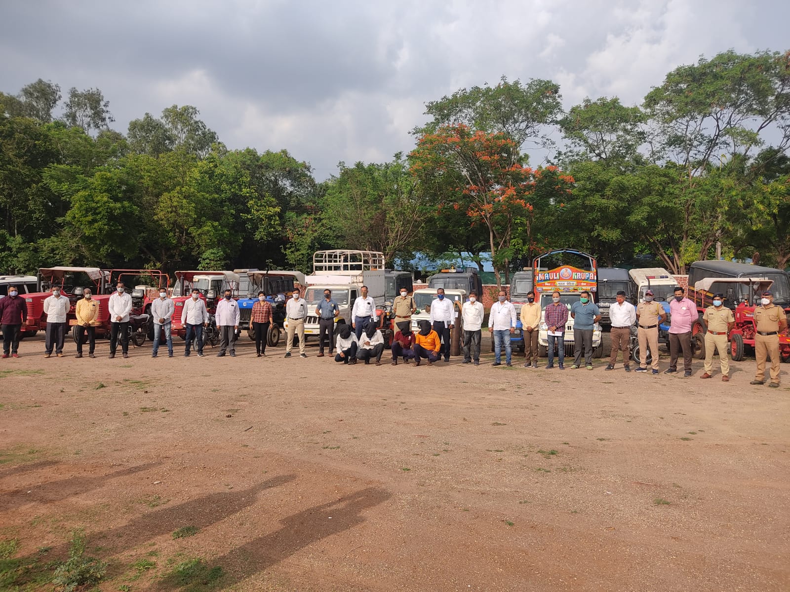 बळीराजांचे ट्रॅक्‍टर चोरी करणाऱ्या टोळीचा पुणे ग्रामीण स्थानिक गुन्हे अन्वेषण शाखे कडुन पर्दाफाश; १० ट्रॅक्‍टर सह ७७ लाख रूपयांचा मुद्देमाल जप्त