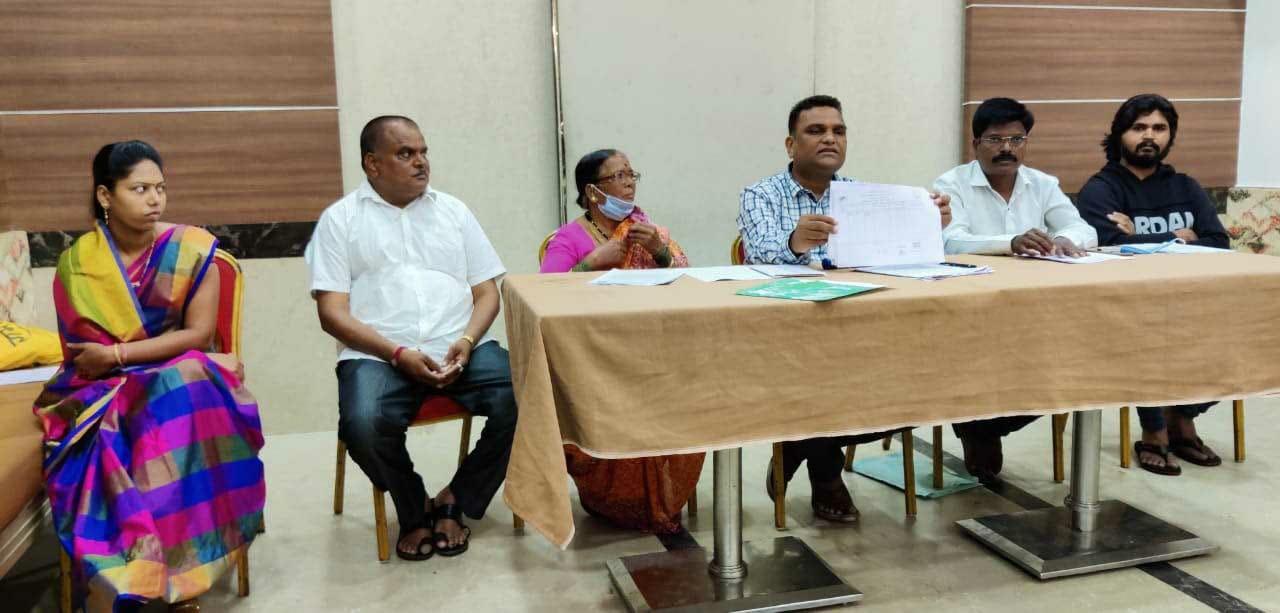 ज्येष्ठ महिलेचे राहते घर पाडणाऱ्या अधिकार्‍यांवर कारवाई करा - राहुल डंबाळे; पोलिस आयुक्तालयासमोर रिपब्लिकन युवा मोर्चाचा आंदोलनाचा इशारा