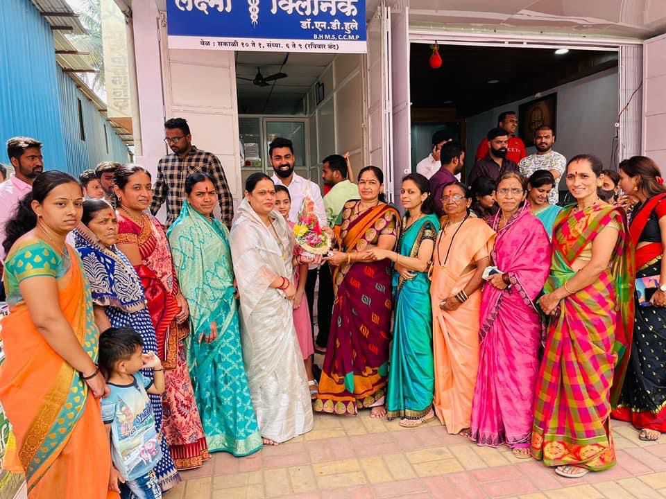 प्रज्योतभाऊ फुगे प्रतिष्ठानच्या वतीने दिवाळी निमित्त महिला बचत गटांचे स्टॉल