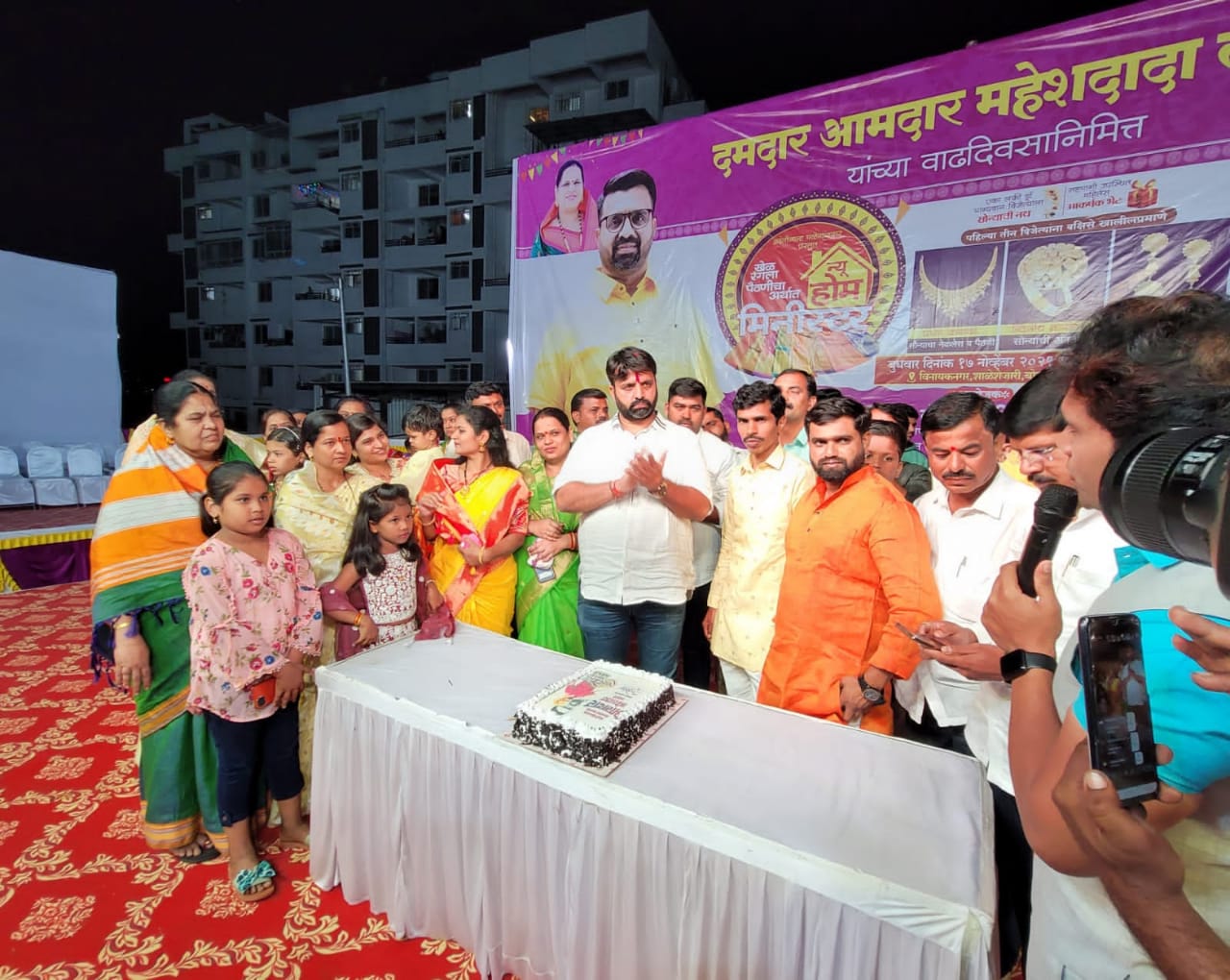 लोकप्रतिनिधी अनेक पण, काम करण्याची धमक काहींमध्येच - आमदार महेश लांडगे