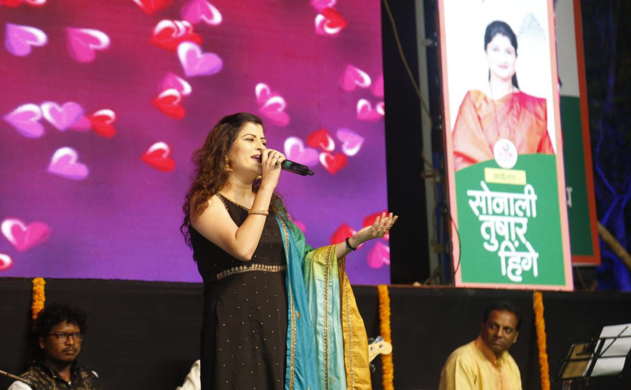 संभाजीनगरमध्ये 'दीप संध्या' कार्यक्रमात सुरेल गायनाने रसिक मंत्रमुग्ध; शिव शाहू शंभो उद्यान हजारो दिव्यांनी उजळले