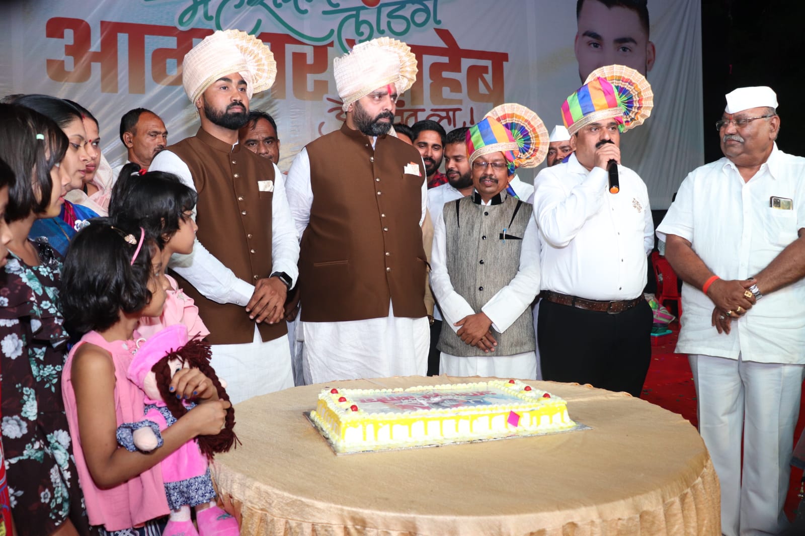 फुगे परिवाराच्या साथीने राजकीय प्रवास प्रबळ - महेश लांडगे