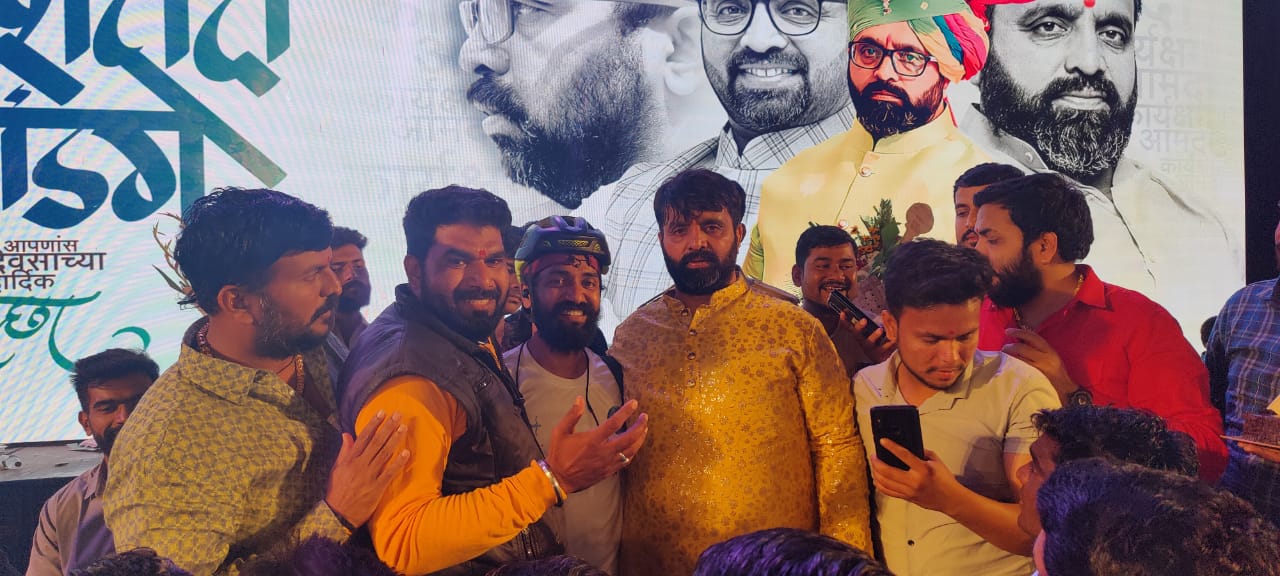 आमदार महेश लांडगेंना शुभेच्छा देण्यासाठी रायगड ते भोसरी सायकल प्रवास; प्रस्तरारोहक मॅकमोहन हुले यांचे १५६ किलोमीटर सायकलिंग