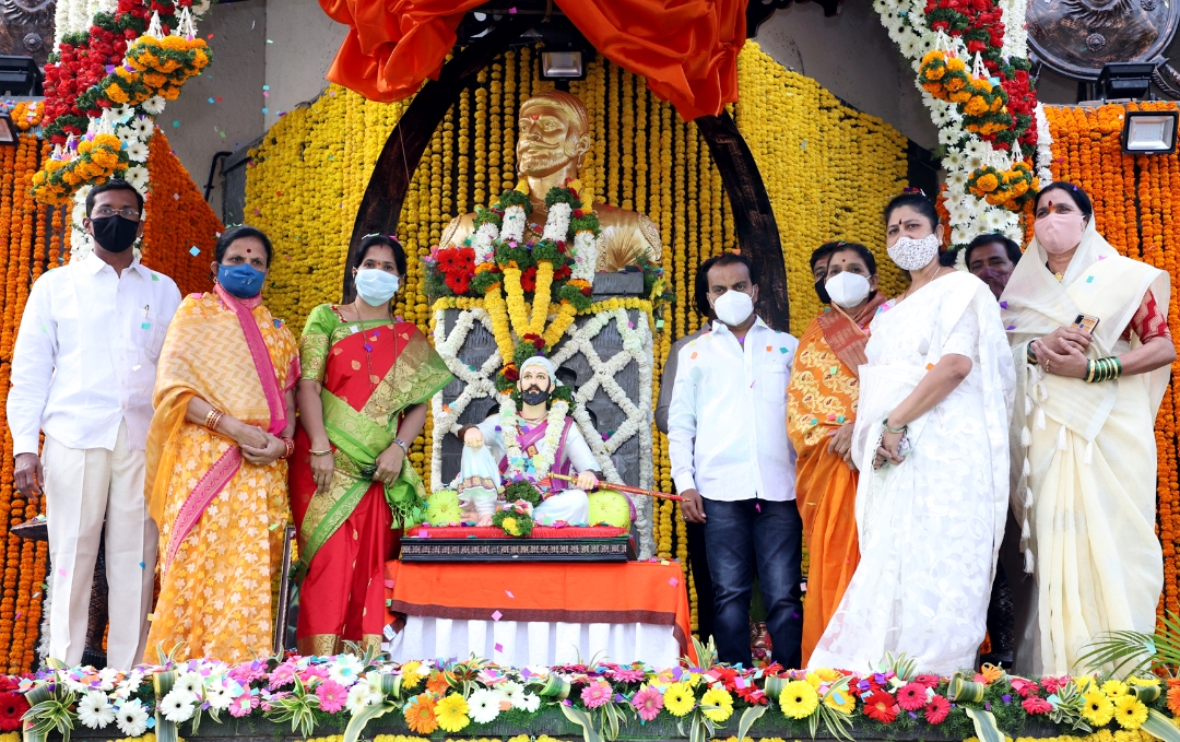 फुगेवाडी येथील छत्रपती शिवाजी महाराजांच्या पुतळ्याचे सुशोभिकरण व नूतनीकरण कामाचे लोकार्पण