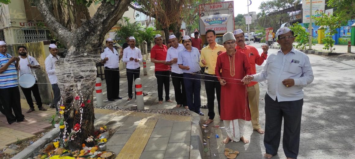 जन्मोजन्मी हीच पत्नी मिळो.. पिंपळे गुरवमध्ये पुरूषांकडून वटपौर्णिमा उत्साहात साजरी