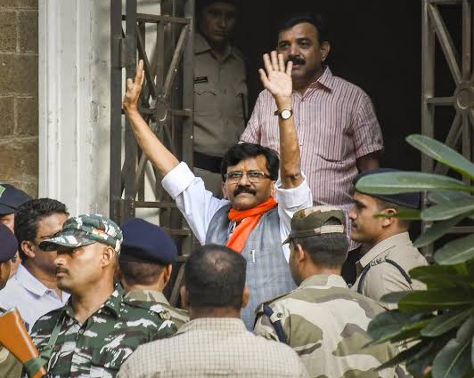 शिवसेनेचा आवाज 'कैद', अखेर संजय राऊतांना ईडीकडून अटक