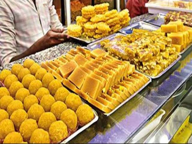 गुजरात बर्फीचा ५ लाख ९० हजार रुपयांचा साठा जप्त