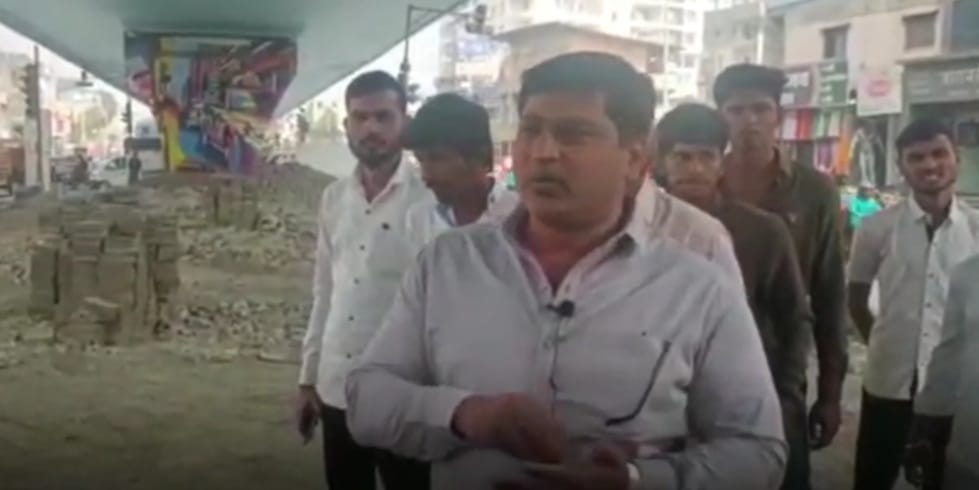 अर्बन स्ट्रीटच्या नावाखाली जनतेच्या पैशाची लूट - अजित गव्हाणे