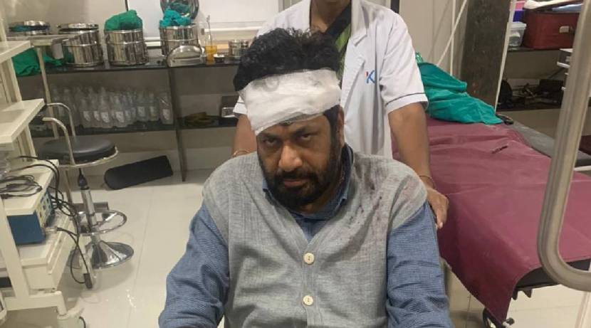 रस्ता ओलांडताना बच्चू कडूंचा अपघात, दुचाकीने दिली धडक