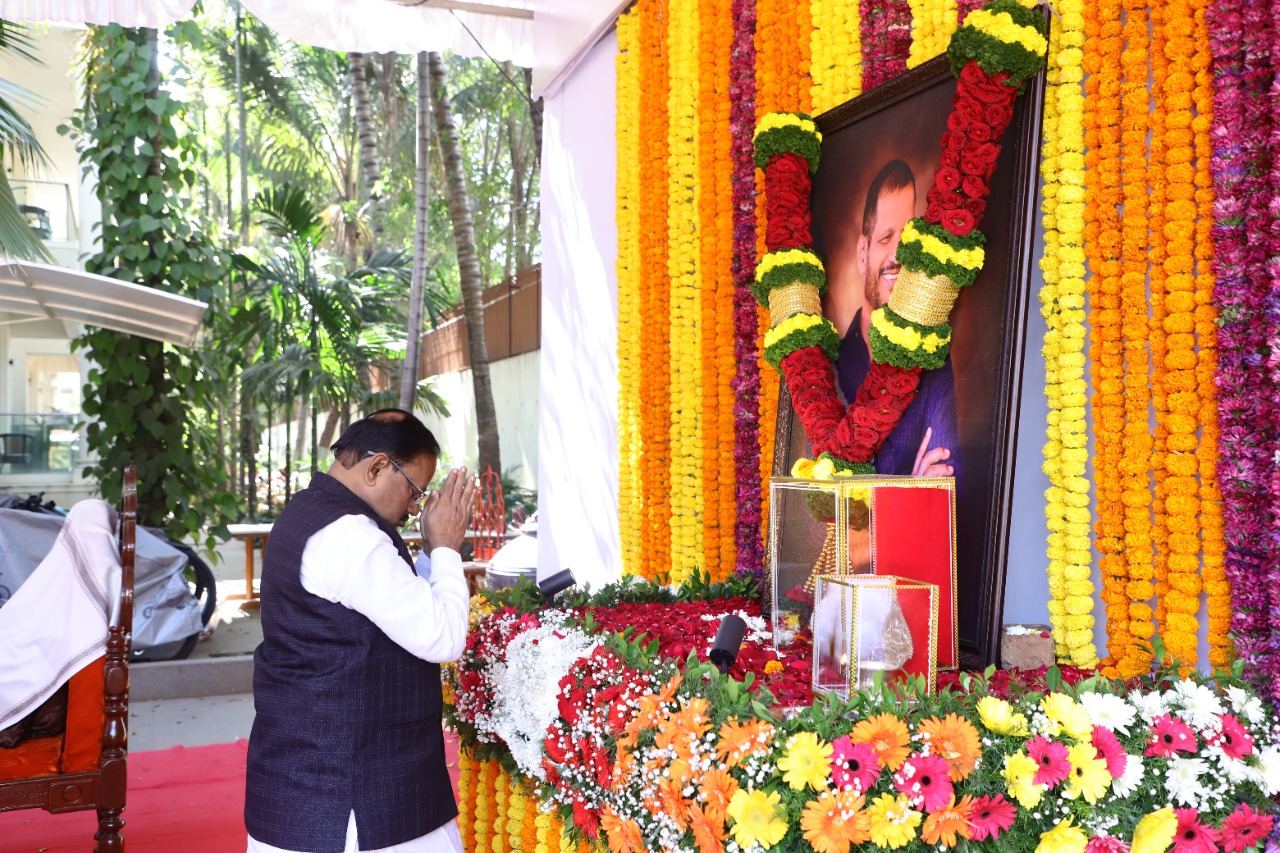 आमदार लक्ष्मण जगताप यांना चंद्रशेखर बावनकुळे, अनिल बोंडे, भीमराव तापकीर, संतोष दानवे, प्रकाश आबिटकर, उज्ज्वल निकमांनी वाहिली श्रद्धांजली