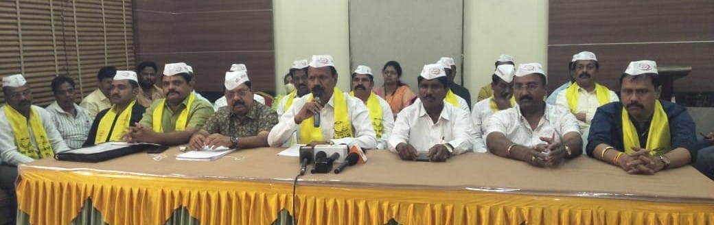 पिंपरी चिंचवड मनपा सेवकांच्या पतसंस्थेत 