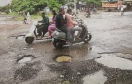 स्मार्ट सिटी झालीयं खड्डेमय.. पिंपळे सौदागरमधील रस्त्यांची दुरावस्था, तात्काळ खड्डे बुजविण्याची मागणी