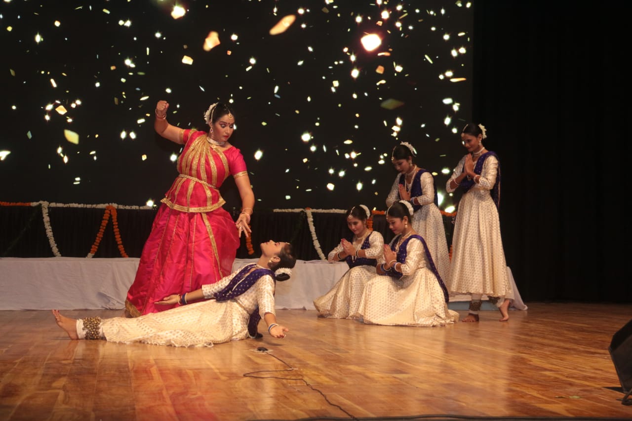 स्वरसागर महोत्सवातील अभ्यासपूर्ण आणि दिमाखदार नृत्य व गायनाच्या कार्यक्रमांना रसिकांच्या पसंतीची दाद