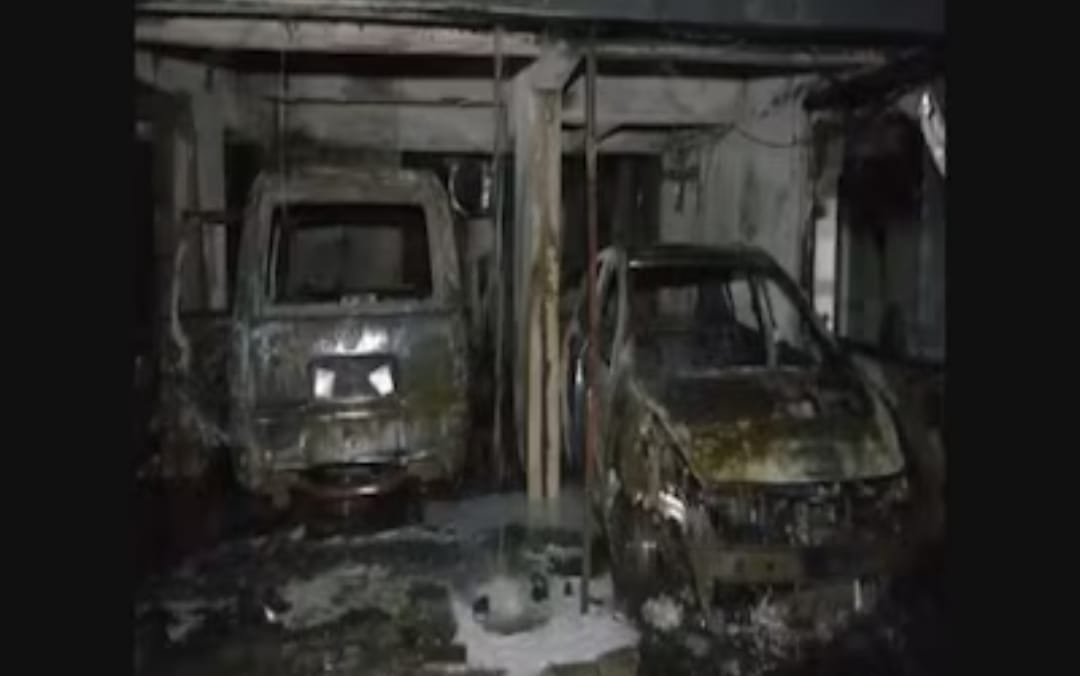 मुंबईतील गोरेगावमध्ये इमारतीच्या पार्किंगला भीषण आग, ७ जणांचा होरपळून मृत्यू, अनेकजण जखमी