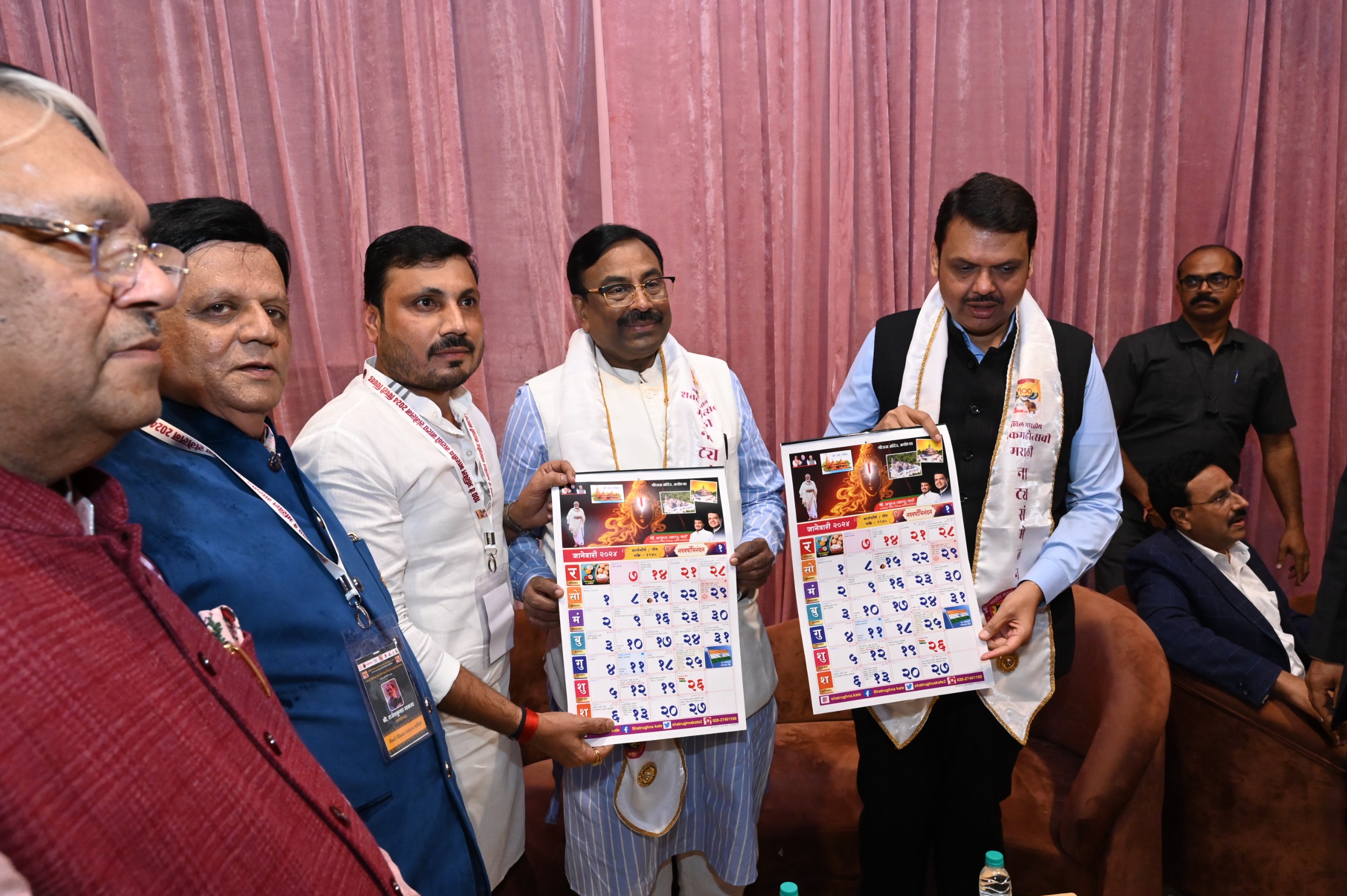 राज्याचे उपमुख्यमंत्री व वनमंत्री यांच्या हस्ते माजी नगरसेवक शत्रुघ्न काटे यांच्या दिनदर्शिकेचे प्रकाशन