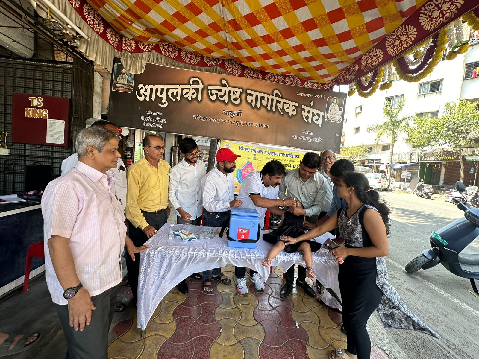 आकुर्डीत पल्स पोलिओ लसीकरण मोहिमेला उत्स्फूर्त प्रतिसाद