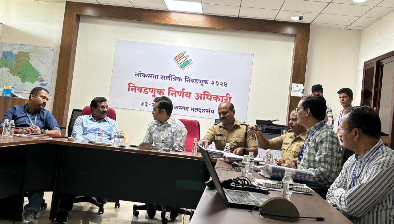 मतदानाच्या पार्श्वभूमीवर मावळ मतदारसंघातील सुरक्षा व्यवस्थेचा दीपक सिंगला यांच्याकडून आढावा