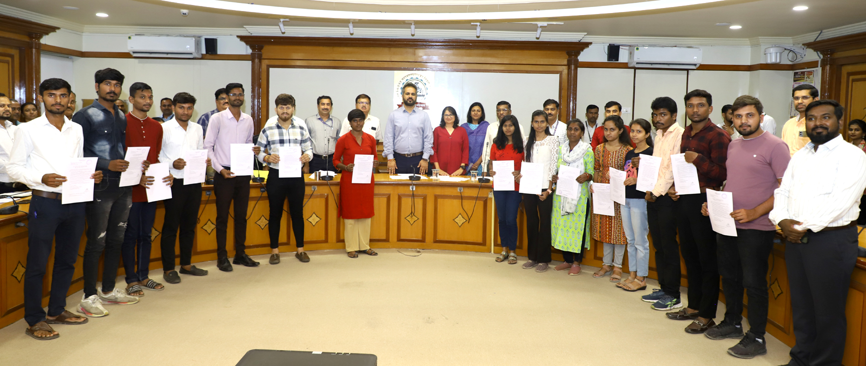 महापालिकेच्या वतीने ३३ युवांना प्रशिक्षणार्थी नियुक्तीपत्र प्रदान