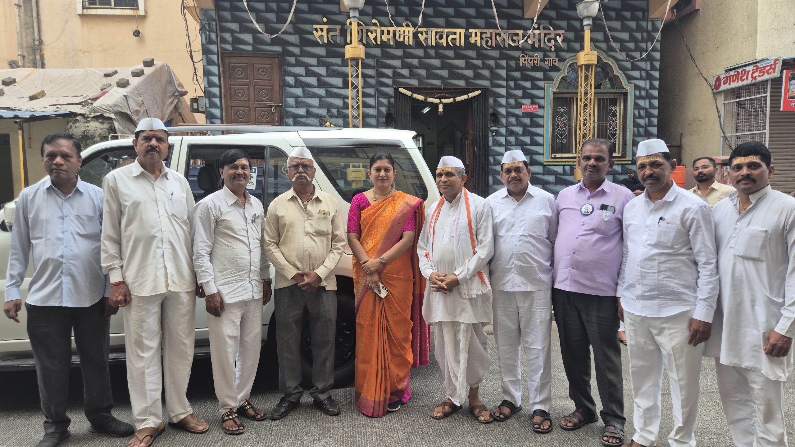 डॉ. सुलक्षणा शिलवंत यांची पिंपरी गावातील संत शिरोमणी सावता महाराज मंदिराला भेट