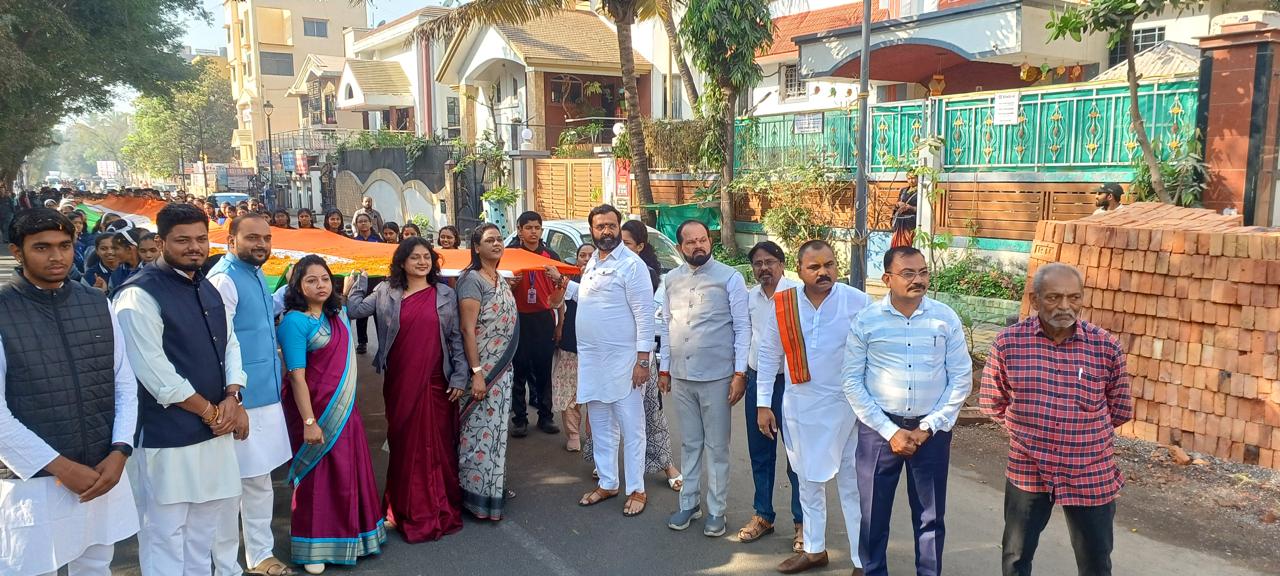 प्रजासत्ताक दिनानिमित्त इंद्रायणीनगरमध्ये ३५० फुट तिरंगा रॅली