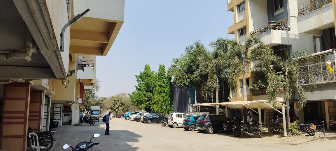 पिंपळे निलखमध्ये बांधकामाच्या अतिरिक्त लाभासाठी दुसऱ्याचा रस्ता दाखवला स्वमालकीचा