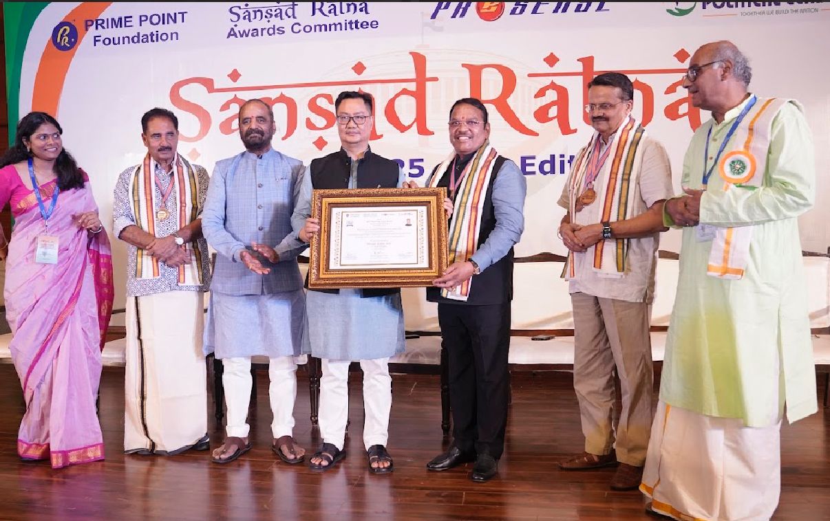 खासदार श्रीरंग बारणे यांचा विशेष पुरस्काराने गौरव