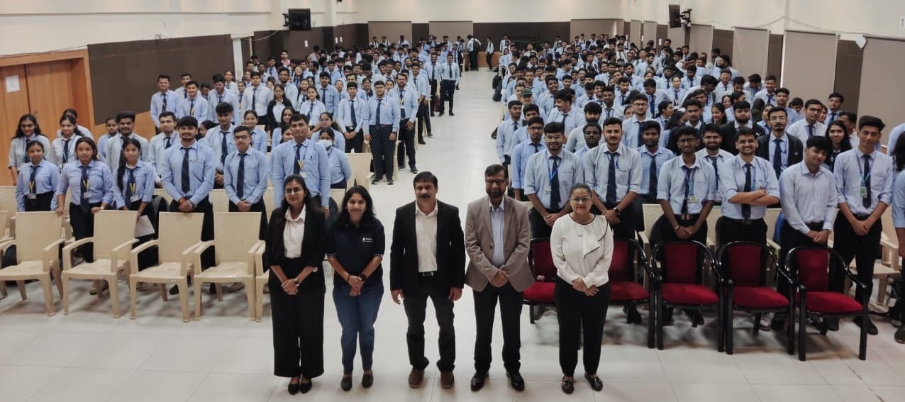 जागतिक आर्थिक मंदीच्या पार्श्वभूमीवर पीसीईटीच्या विद्यार्थ्यांना आकर्षक पगाराच्या नोकऱ्या