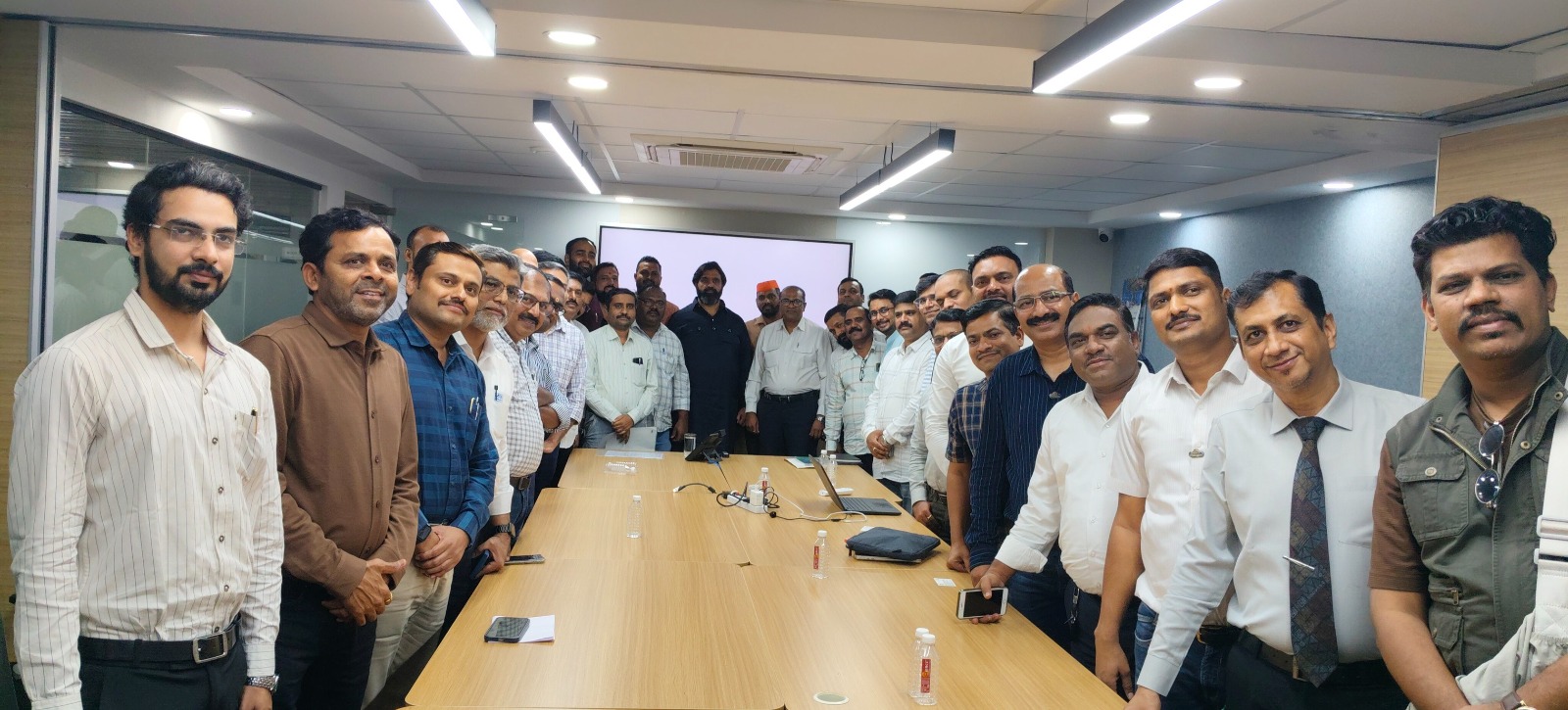 ‘‘UNCLOG Chakan MIDC’’ साठी आमदार महेश लांडगे ‘ऑन फिल्ड’