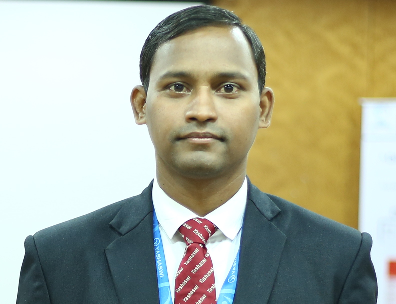 महेश महांकाळ यांना पी.एच.डी पदवी