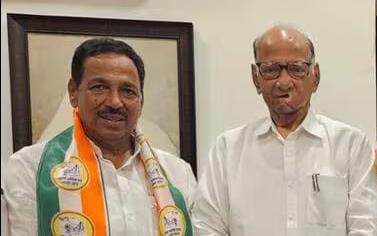 भर रस्त्यात मारामारी, शर्ट फाडला.. पुण्यात शरद पवारांच्या आमदाराला धक्काबुक्की