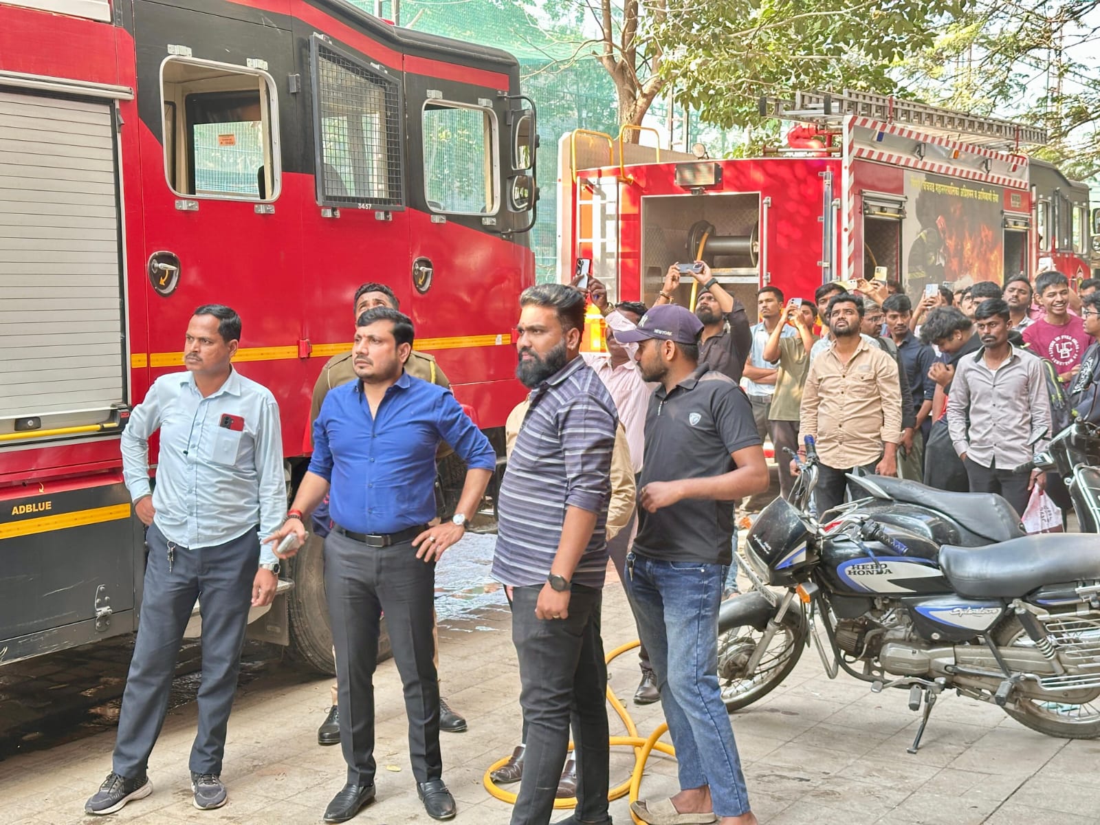 पिंपळे सौदागर येथे ‘हॉटेल रंगला पंजाब’ खालील मजल्यावर आग; शत्रुघ्न काटे यांची तातडीची धाव